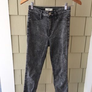 Black wish-washed skinny jeans